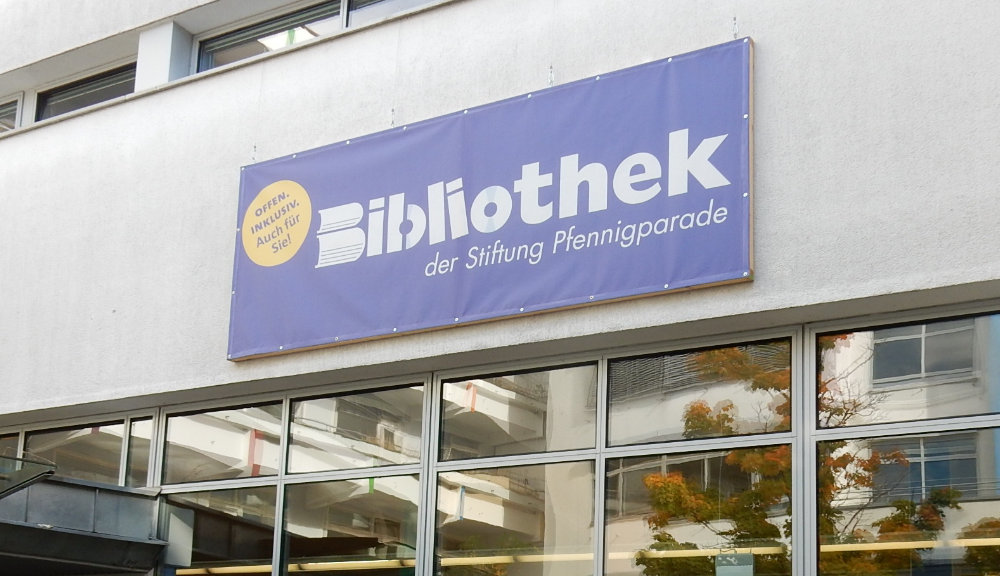 Schild Bibliothek der Pfennigparade