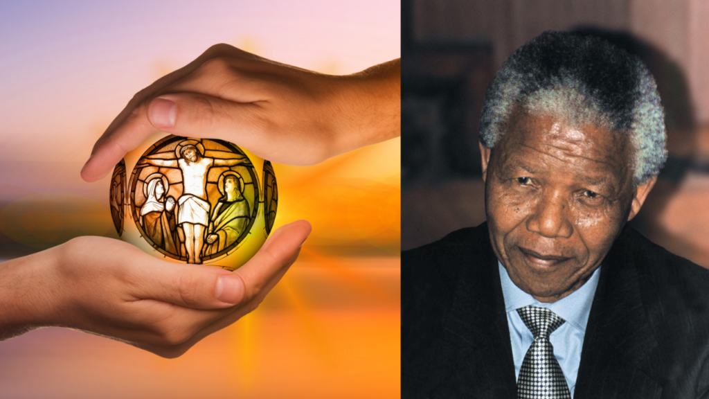 Zwei Hände halten Kugel mit Szene von Kreuzigung Jesu in den Händen Nelson Mandela