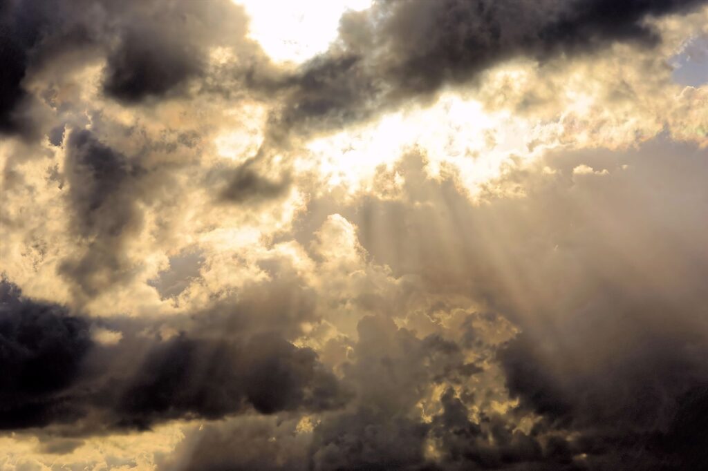 Himmel wolkenverhangen
